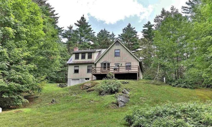 Cavendish Casa | Ski, hike, swim or relax with family & friends in this nature lovers delight!