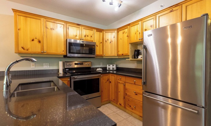 East Kootenay Chalet De Esquí | Ski In & 15 Minute Walk to the Lifts | Private Hot Tub