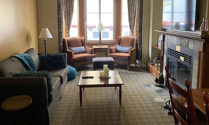 Mont-Tremblant Pedestrian Village Condominio | Ski in I Ski out condo right in the heart of Mont-Tremblant's pedestrian village