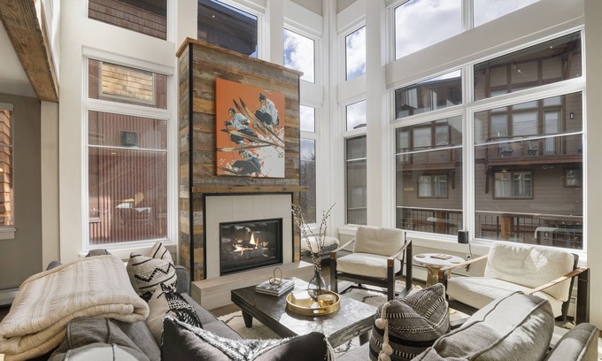 Stowe Area Casa | Ski In/Out at Spruce Peak in Stowe - NEW Listing!