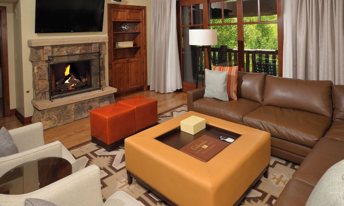 Avon Condominio | Vistas y boletos de elevación gratis! Bachelor G Condo en pistas con valet de esquí, sala de juegos