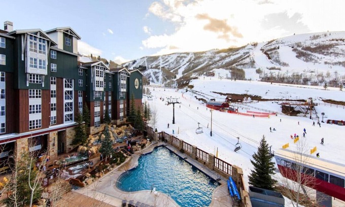 North Park City Hotel | Ski In/Out - Marriott Mountainside