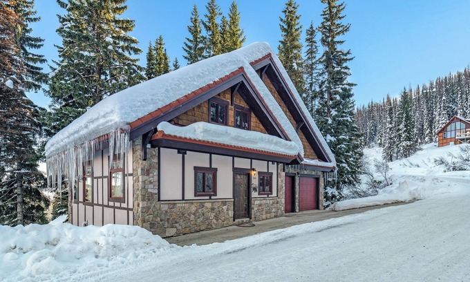 Sandpoint Casa | Ski-In/Out| Schweitzer Red Behr Inn | Hot Tub