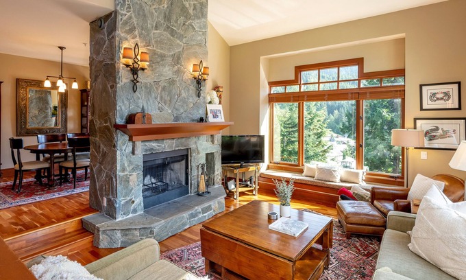 Nordic Estates Casa | SKI IN/OUT | Spacious 4BR | Hot Tub | Garage For Gear Storage | Managed By Aloha Whistler