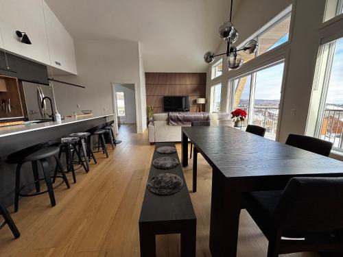 Beaupre Apartamento | Ski-in Penthouse Condo MSA