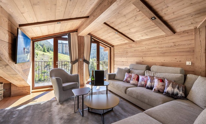 Courchevel Apartamento | Ski-in/ski-out apartment, 3 bedrooms, steam shower, balcony, parking, WiFi