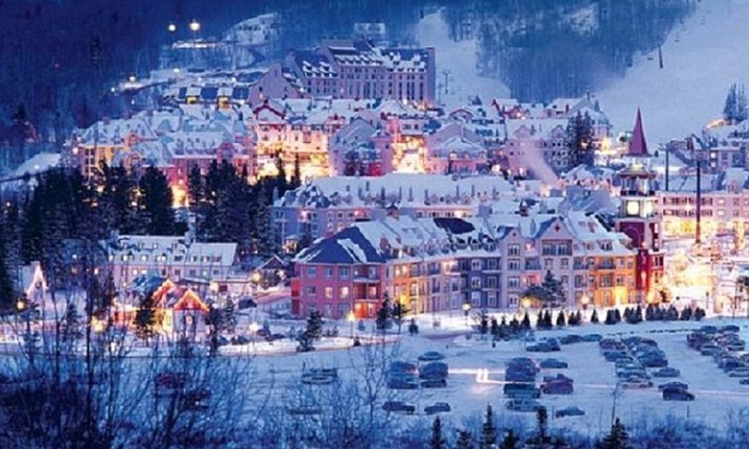 Mont-Tremblant Pedestrian Village Chalet De Esquí | Completamente renovado Ski In / Ski Out Chalet en el corazón de la Villa Mont Tremblant