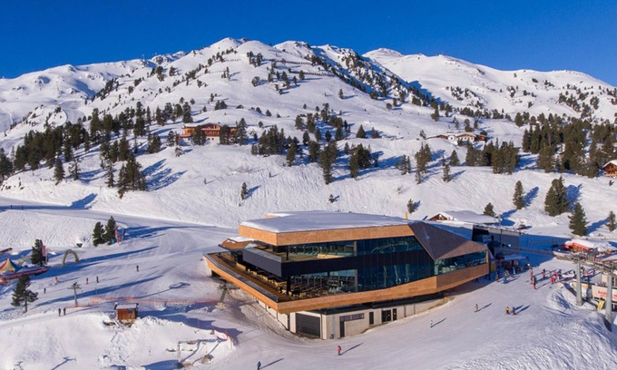 Kaltenbach Chalet De Esquí | Ski-in ski-out chalet with terrace