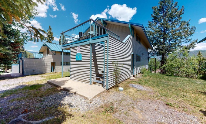 Purgatory Condominio | Ski-in/ski-out condo with lake & mountain views, patio, balcony