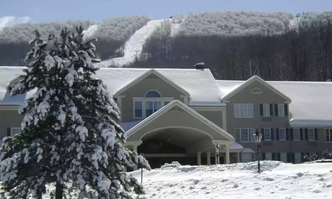 Hancock Condominio | Ski In & Ski Out - Deluxe 1 Bedroom Condo Sleeps 5