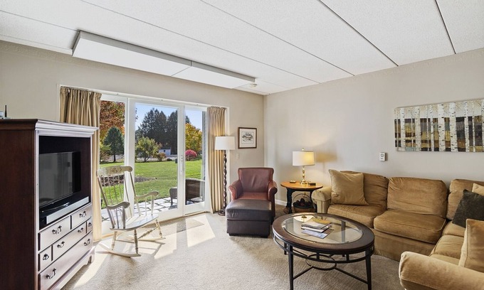 Stowe Area Condominio | Bellamente remodelado Ski-in / Ski-out Lodge Condominio en Stowe Mountain Resort