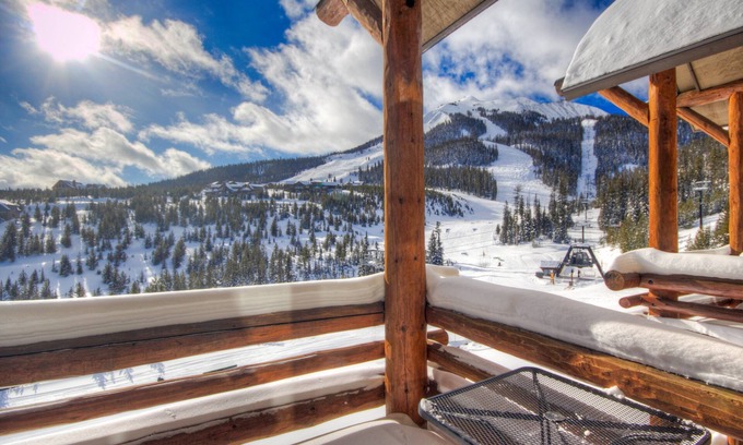 Saddle Ridge Casa | Ski-in/ski-out Moonlight Basin home w/private hot tub - Saddle Ridge - Iron Horse Haven Chalet