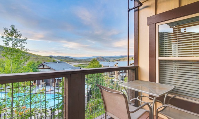 Silvercreek Condominio | Ski-In/Ski-Out + Pool Access: Granby Ranch Gem