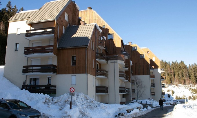 Le Pleynet Apartamento | Ski in, ski out studio for 4 in the 7 Laux ski resort