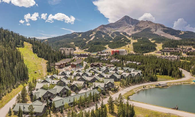 Big Horn Casa | Ski In/ Ski Out, Wood Burning Fireplace, Great Location
