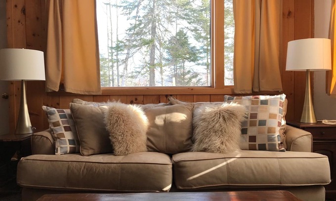 Carrabassett Valley Condominio | Ski in / Ski out condominio. Excelente ubicación con ascensor y sendero fuera de su puerta.