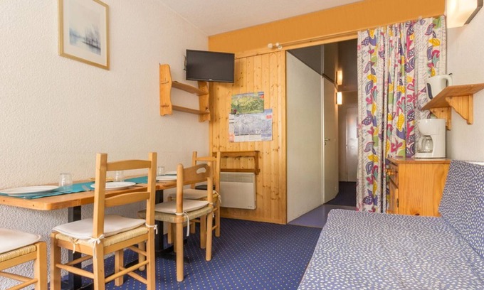 Arc-2000 Apartamento | Estudio a pie de pista con balcón y cocina, 4 pers
