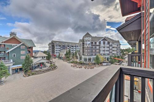 Snowshoe Apartamento | Ski-InandOut Snowshoe Retreat with Resort Amenities!