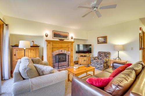 North Troy Apartamento | Ski-InandSki-Out at Jay Peak Resort Condo!