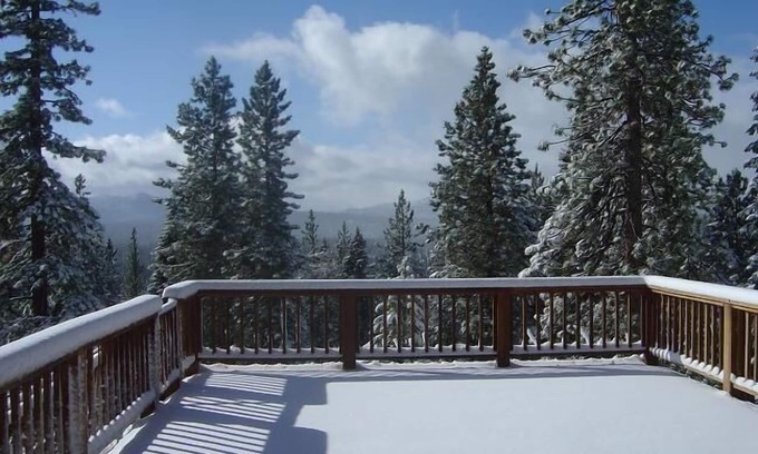 Downtown Casa | Alquiler de vacaciones en Tahoe Magníficas vistas y alquiler de esquí para mascotas