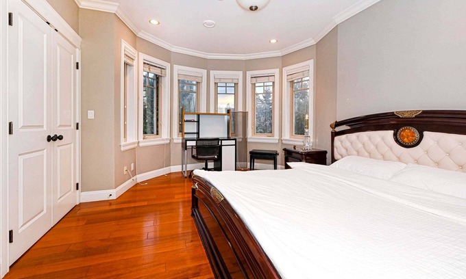 Shaughnessy Casa | Ski Lover's 1-bedroom Suite B+C in Vancouver