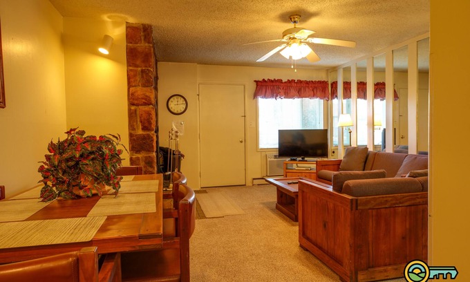 Mount Jackson Condominio | Ski/MTB/Golf Condo (#107) - Walk out to ski slopes & mountain bike park!