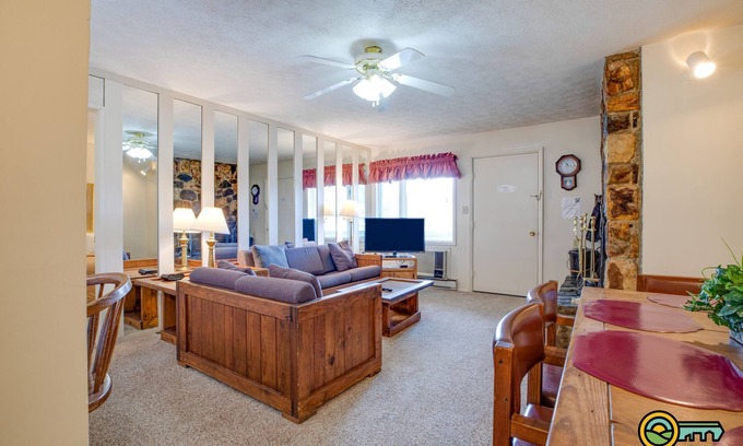 Mount Jackson Condominio | Ski/MTB/Golf Condo (#111) - Slope side | Ski slope & Resort views | Walk-in access!