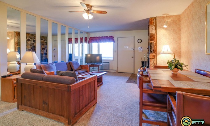 Mount Jackson Condominio | Ski/MTB/Golf Condo (#115) - Slope side | Ski slope & Resort views | Walk-in access!
