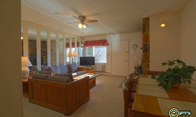 Mount Jackson Condominio | Ski/MTB/Golf Condo (#128) - Slope side | Wonderful mountain & golf course views!