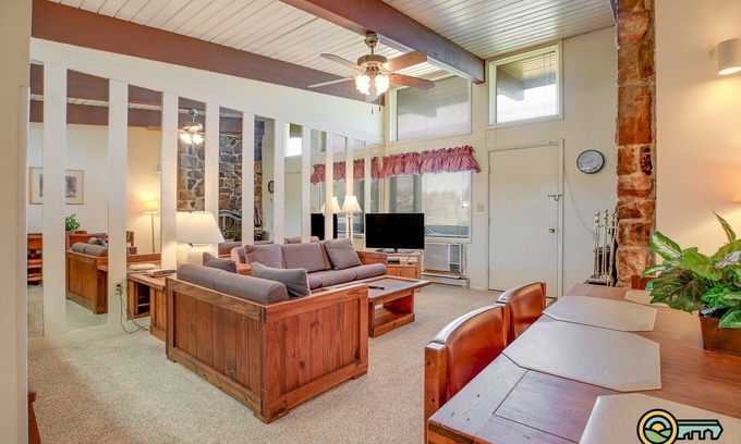 Mount Jackson Condominio | Ski/MTB/Golf Condo (#131) - Slope side | Slope & Resort valley views | Vaulted ceilings!