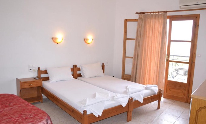 Skiathos Town Hotel | skiathos studios HL