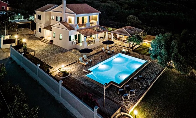 Agios Matthaios Casa | Skidi Beach house