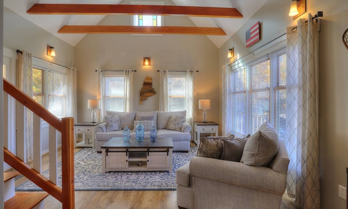 Rangeley Casa | Skiers' Paradise - Private home with hot tub, close to Saddleback Mountain!