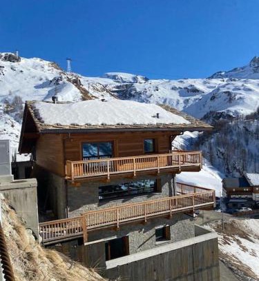 Cervinia Chalet De Esquí | Skiing Resort In The Italian Alps, Chalet Cervinia