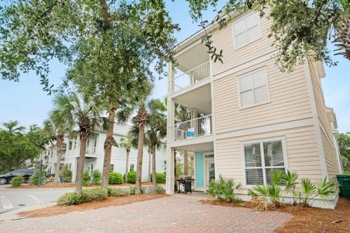 Villages of Crystal Beach Casa | Skips Corner Pet Friendly Beach Trolley