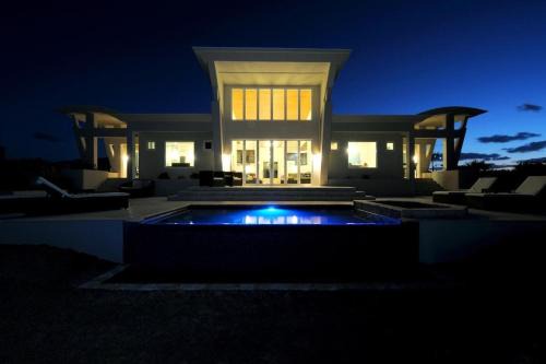 Governor's Harbour Casa | Sky Beach Club Rock House home
