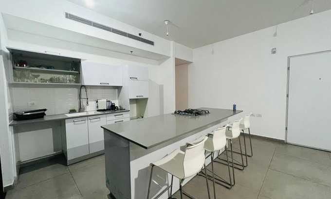 Bat Yam Apartamento | SKY LUX! Apartment front beach (MAX 16 people)