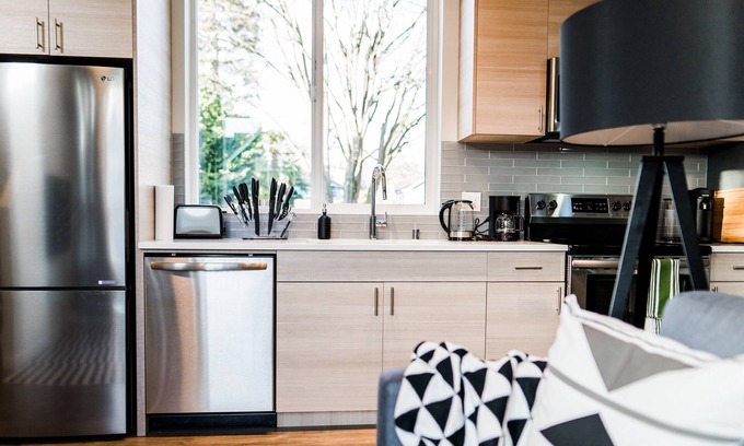 Madrona Apartamento | Sky Mark Lux 2 - Seattle's Best Modern 3BD HomeTel