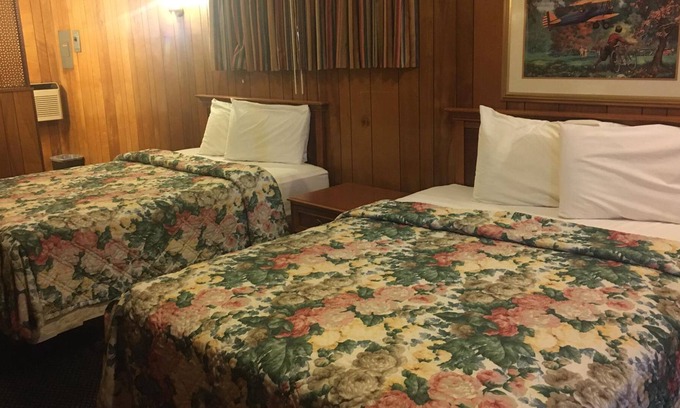 El Dorado Casa | Sky-Palace Inn and Suites El Dorado - 2 Double Bed Smoking