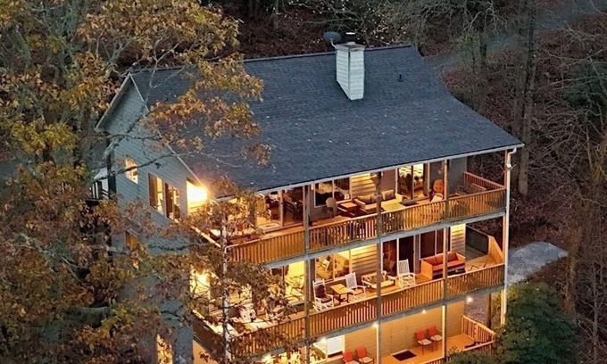 Sky Valley Casa | Sky's The Limit - Mountain & Golf Course Views, Game Room, Cmty Pool + Hot Tub!