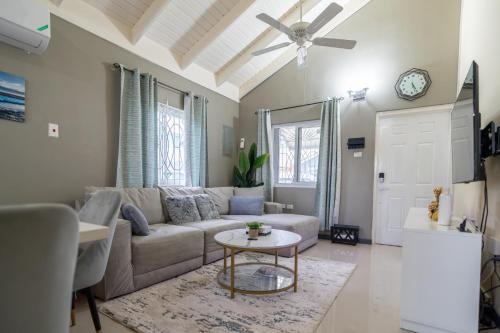 St.Bran's Burg Casa | Sky View Villas @ Edmund Ridge Estate