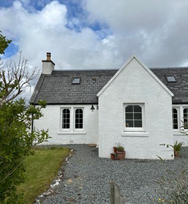 Suladale Casa | Skye Cottage - Vegan and Eco