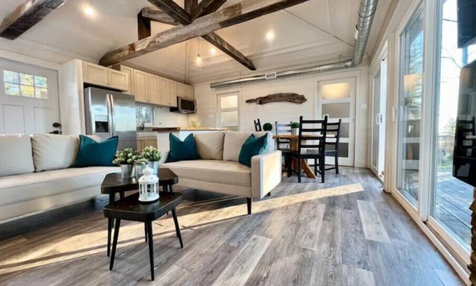 Lansdowne Casa | SKYE Waterfront 5 Person Cottage with your own Hottub