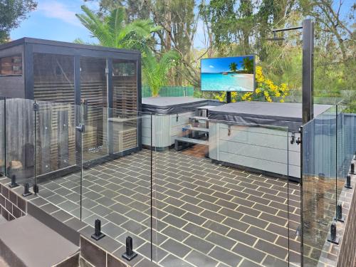 Malua Bay Casa | Skyes Beach House -Views, Spas, Sauna, Arcade Games