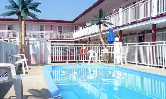 Wildwood Hotel | Skylark Resort Motel