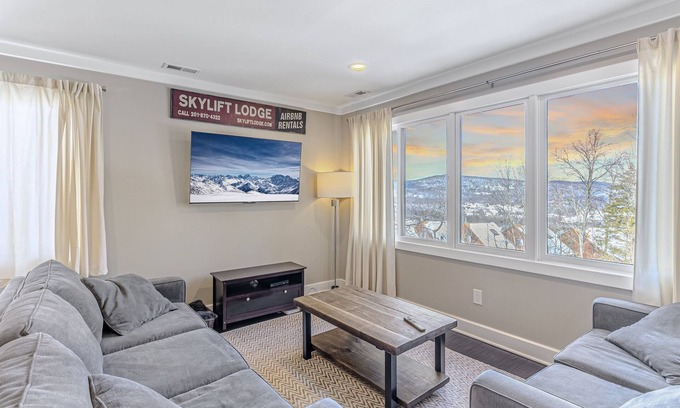 Vernon Condominio | SkyLift Lodge | Vernon I Luxury I Mountain Creek