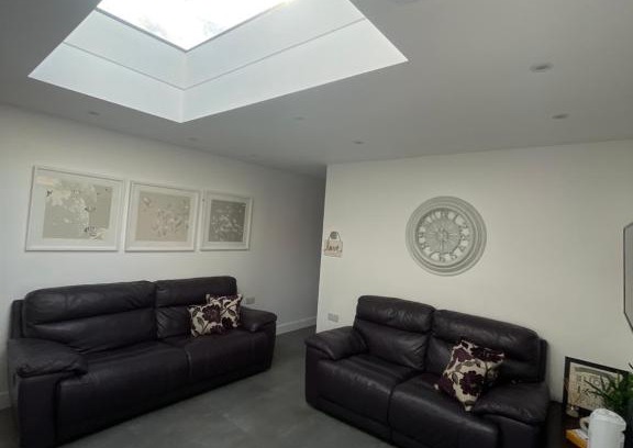 Slough Apartamento | Skylight Deluxe Apartment with free parking, close to Windsor, Legoland and Heathrow