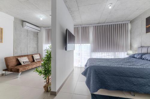 Curridabat Apartamento | Skyline iFreses, 22nd floor! AC, TV and Pool
