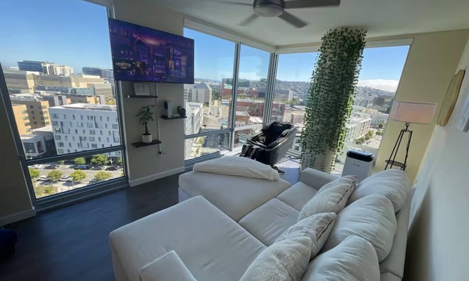 Mission Bay Apartamento | Skyline & Ocean Views I Faith-Filled SF Stay + Gym
