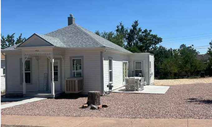 Canon City Casa | Skyline Retreat Charming 3-bedroom house with AC and WiFi in Cañon City